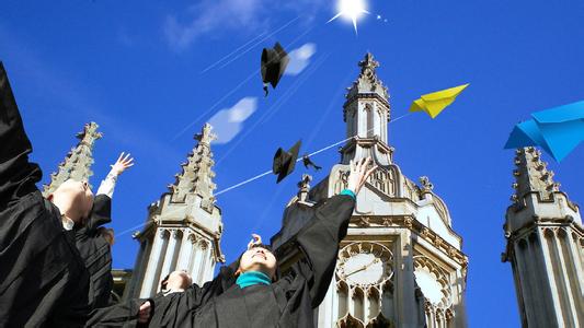 高考后可以通过哪些方式去英国留学？